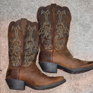 Justin size 8 Womens!